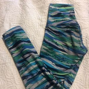 Cropped lulu leggings size 2
